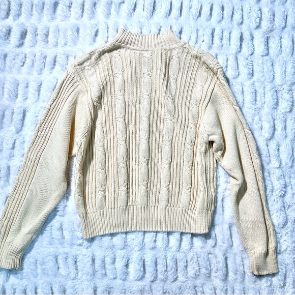 Vintage Liz Claiborne Buttercream Yellow Cableknit Sweater - Picture 6 of 8